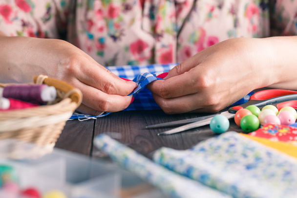 Hand sewing by woman - Zdjęcie, obraz