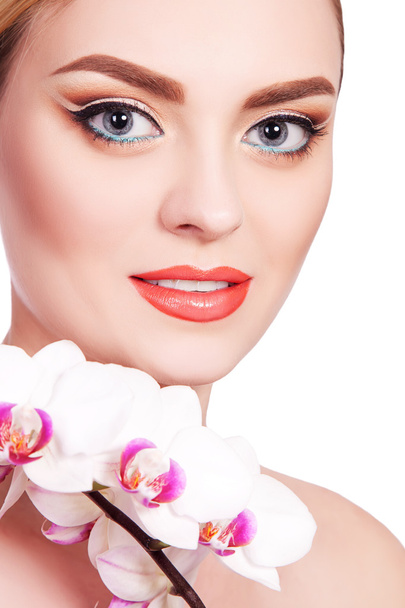 portrait of a beautiful young girl with professional makeup - Foto, Imagen