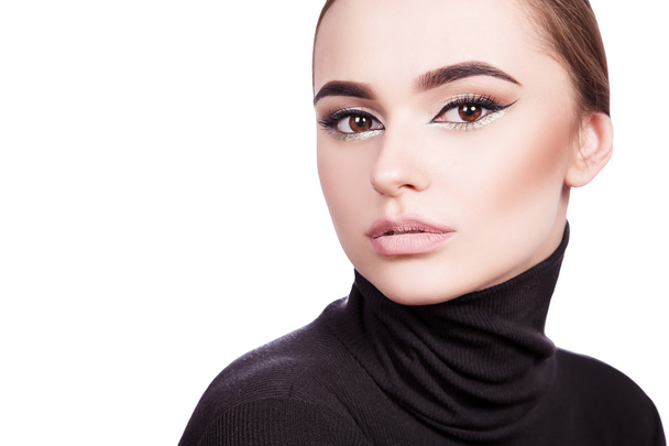 portrait of a beautiful young girl with professional makeup - Foto, afbeelding