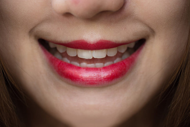 lèvres rouges passionnés comme fond de beauté
   - Photo, image