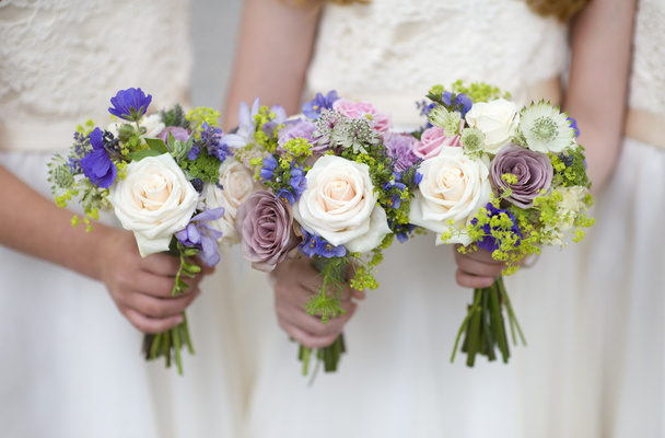 Wedding bouquets held by bridesmaids - Φωτογραφία, εικόνα