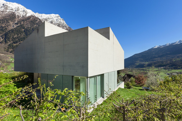 Mountain house in cement, outdoors - Foto, Bild