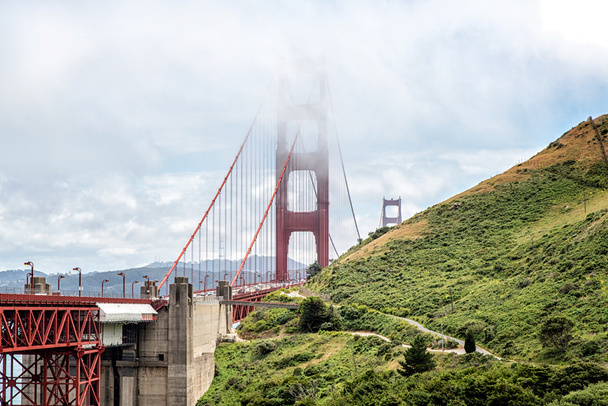 Dünya çapında ünlü Golden Gate Köprüsü'nın asma köprü, San Francisco, Kaliforniya, ABD - Fotoğraf, Görsel