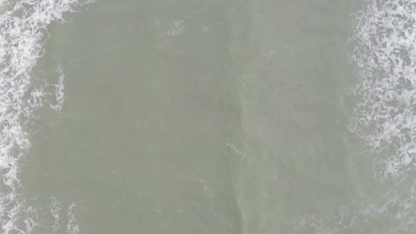Slow motion video of sea waves from high above - Footage, Video