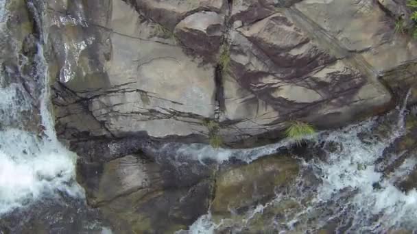 タイの滝の空中のスロー モーション ビデオを広角します。 - 映像、動画