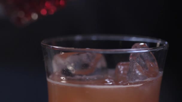 Whiskey Sour Cocktail - Кадры, видео