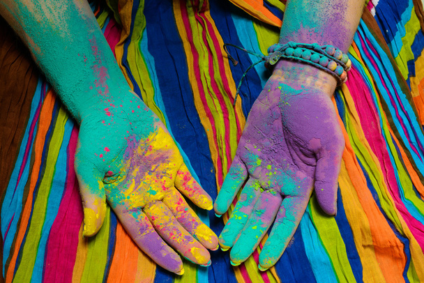 Holi painted hands - Foto, afbeelding