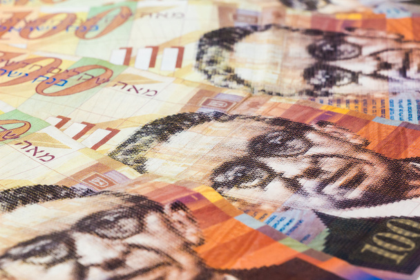 Stack de contas de dinheiro israelenses de 100 shekel
  - Foto, Imagem