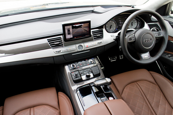 Audi S8 interno di alta qualità
 - Foto, immagini