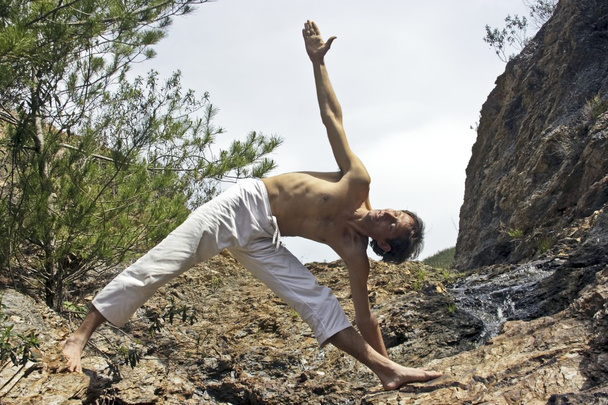 Meditação, Amor e contemplação, ioga nas rochas
 - Foto, Imagem