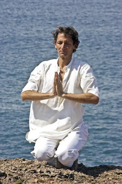 Méditation, Amour et contemplation, yoga sur les rochers
 - Photo, image