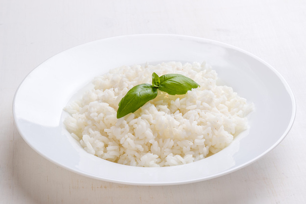 arroz cozido com manjericão
 - Foto, Imagem