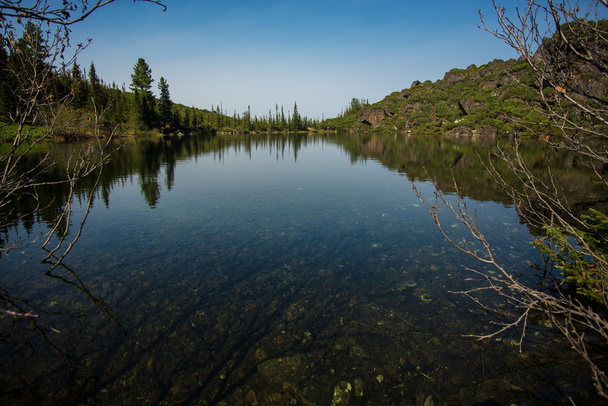 weergave reflectie bergmeer - Foto, afbeelding