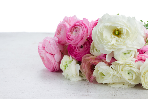 Flores de ranúnculo rosa e branco - Foto, Imagem
