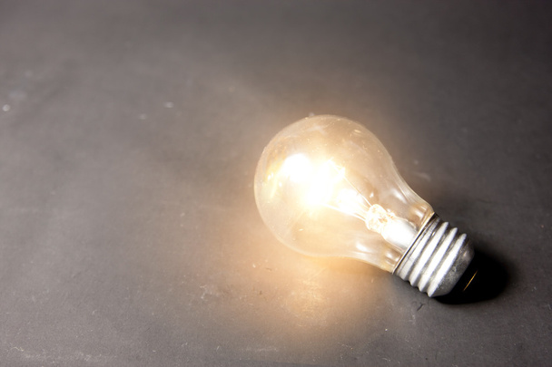 Концепция яркой идеи с серией лампочек
 - Фото, изображение