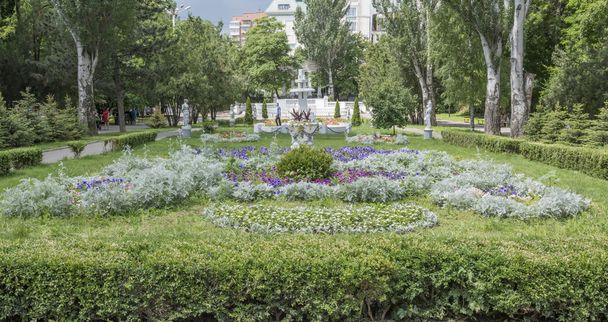   In the spring Gorky Park citizens walk and rest   - Valokuva, kuva