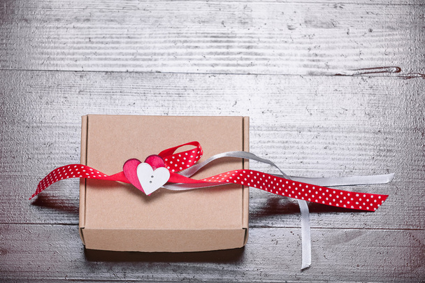 Vintage retro San Valentín regalo corazones cinta regalo natural
  - Foto, imagen