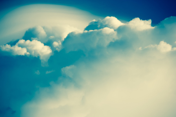 Retro de Nube del Cielo Tropical
. - Foto, imagen