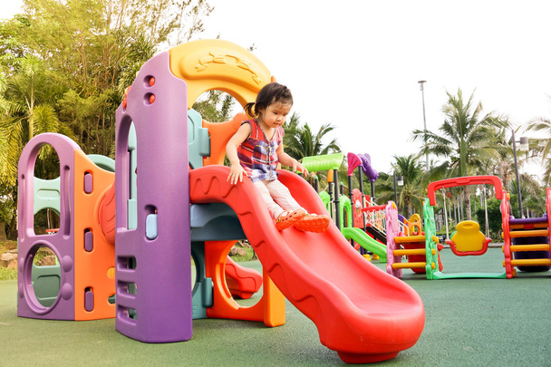 barevné dětské hřiště pro děti - Fotografie, Obrázek