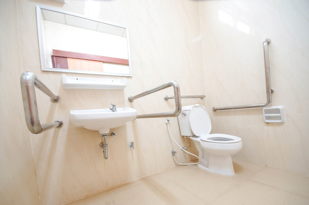 WC para pessoas com deficiência
 - Foto, Imagem