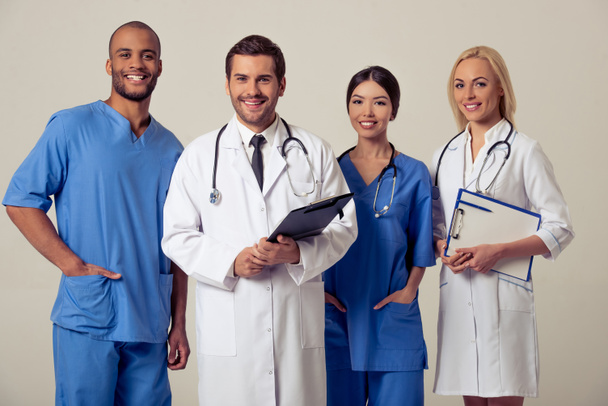 Група медичних лікарів
 - Фото, зображення