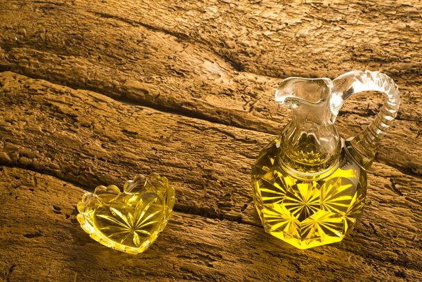 Extra panenský olivový olej dřevěné pozadí - Fotografie, Obrázek