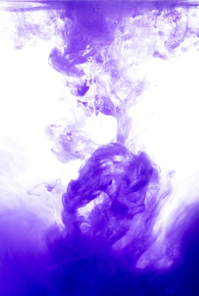 Purple  acrylic color in water - Foto, immagini