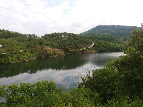A szerbiai bor-tó - Fotó, kép