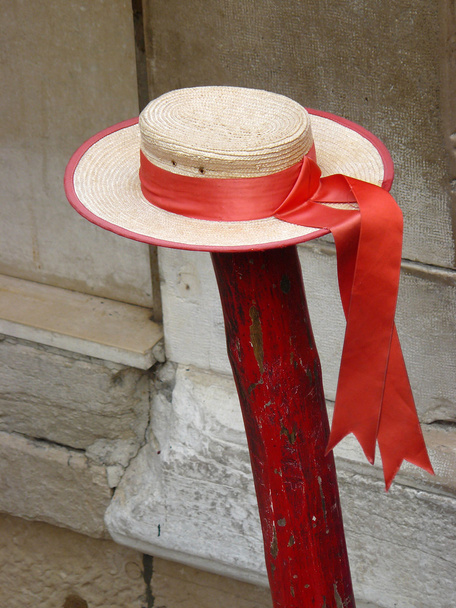 Chapeau gondolier à Venise
  - Photo, image