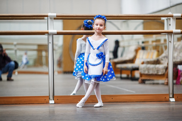 Bailarina niña
 - Foto, imagen