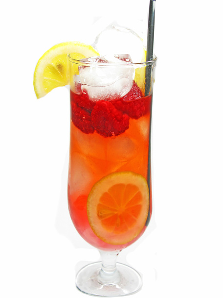 Alkohol-Punsch-Cocktailgetränk mit Himbeer-Zitrone - Foto, Bild