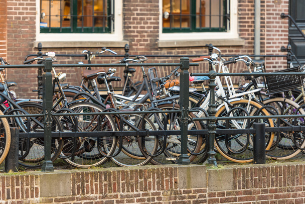 Kerékpárok az utcán, Utrecht - Fotó, kép