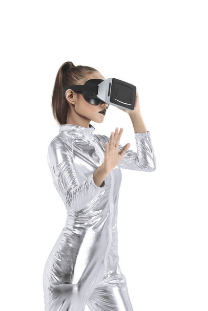 Pretty asian woman wearing VR headset - 写真・画像