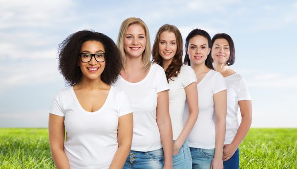 group of happy different women in white t-shirts - Zdjęcie, obraz