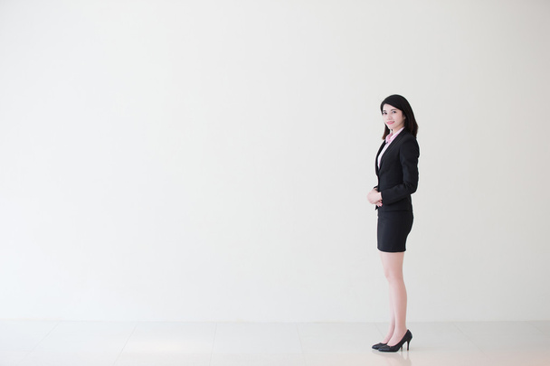 business woman standing  - Zdjęcie, obraz