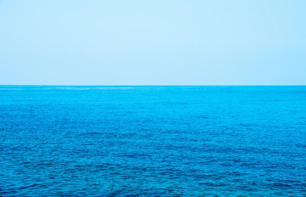 Красивое небо и синее море - Фото, изображение