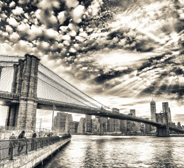 Бруклінський міст в Нью-Йорку
 - Фото, зображення