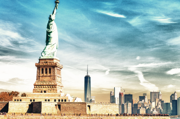Великолепность Статуи Свободы - Нью-Йорк - США - Фото, изображение