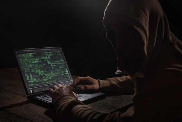Hacker am Werk - Foto, Bild