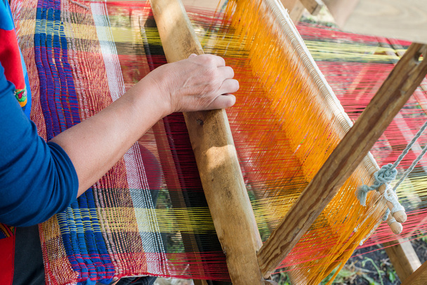 Tkania na drewniane Krosno - Zdjęcie, obraz