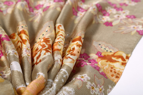 Modèle de style chinois fait de foulards en tissu
 - Photo, image