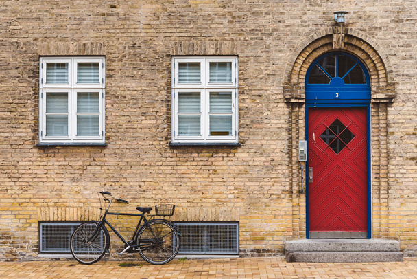 Street, Door and Bike in Copenhagen - Foto, Bild