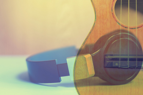 Dupla exposição retrato de um ukulele, conceito de música
 - Foto, Imagem