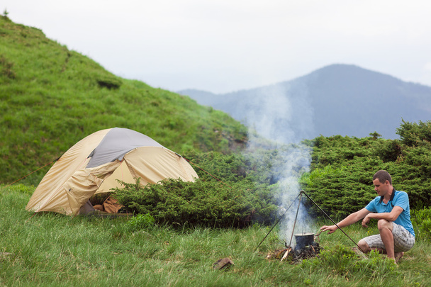 Természetjáró étel a Dobó kemping tűz ne hegyek - Fotó, kép