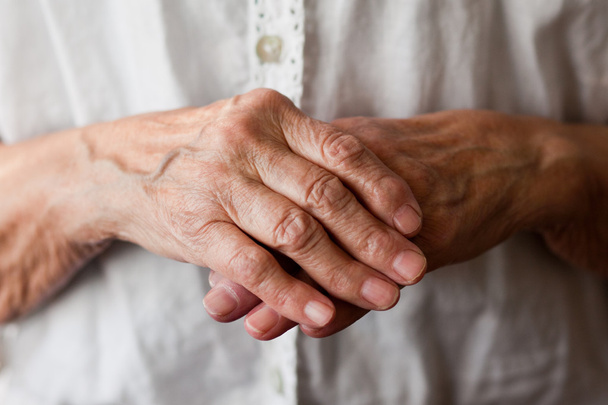 ręka starszych kobiet - Zdjęcie, obraz