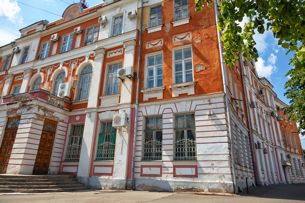 Διοικητικό κτίριο του η πόλη Tver, δρόμο της Σοβιετικής Ρωσίας. Χτισμένο πριν από την επανάσταση του 1917 - Φωτογραφία, εικόνα