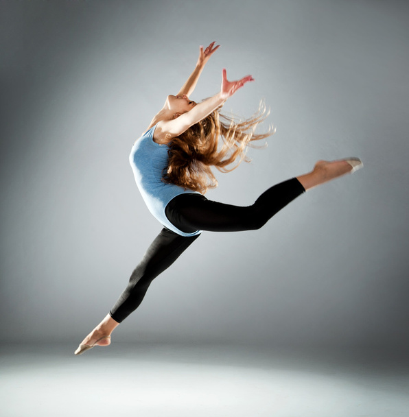 Fashion ballet dancer - Foto, imagen