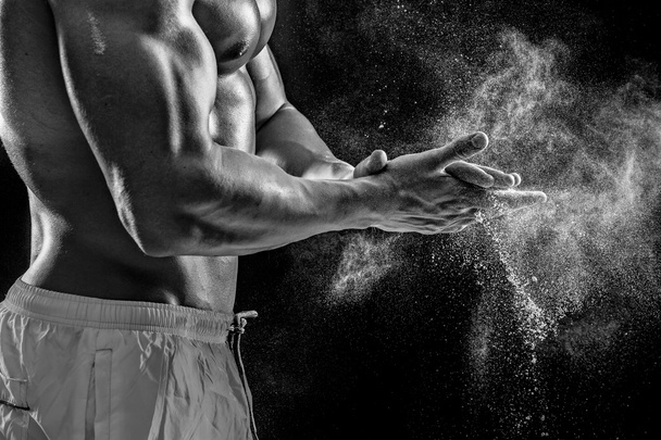 Preparing hands for lifting weights - Fotoğraf, Görsel
