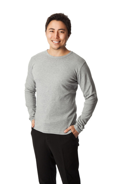 Knappe man in grijs shirt - Foto, afbeelding