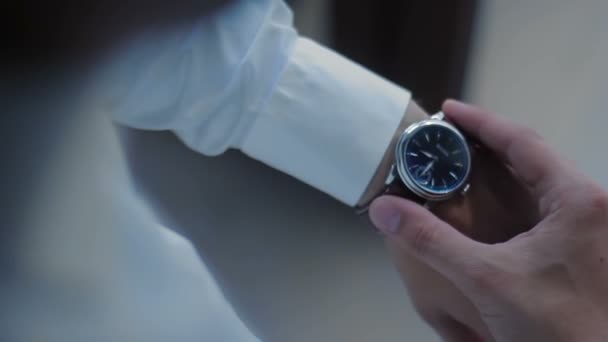 Pánské hodinky na ruce - Záběry, video